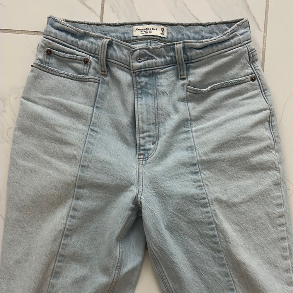 Abercrombie & Fitch Light Blue The 90s Straight ultra high rise Jeans